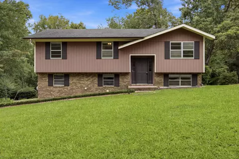 1032 Hillcrest Rd, Hixson, TN 37343