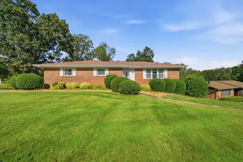 5912 Northwoods Dr, Hixson, TN 37343