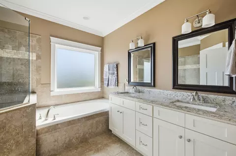 Bath - 7338 Will Dr, Harrison, TN 37341 photo 1 of 4