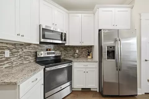 Kitchen - 7338 Will Dr, Harrison, TN 37341 photo 3 of 8