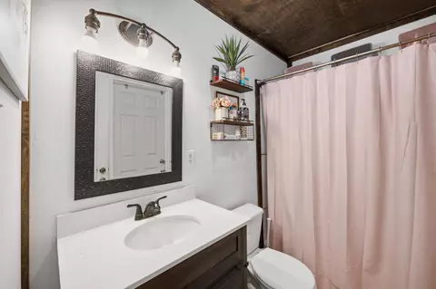 Bath - 209 Owens St, Sequatchie, TN 37374 photo 3 of 3