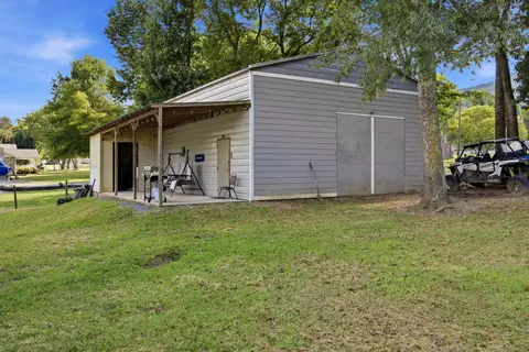 Exterior - 209 Owens St, Sequatchie, TN 37374 photo 6 of 10