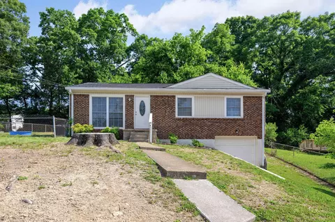 2385 Glengerrie Dr, Soddy Daisy, TN 37379