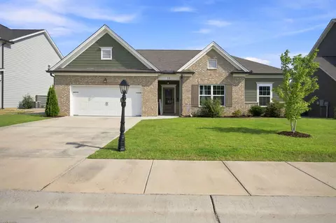 31 Winchester Dr, Rossville, GA 30741