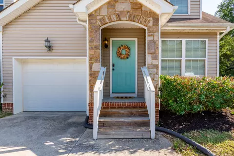 1699 Short Leaf Ln, Soddy Daisy, TN 37379