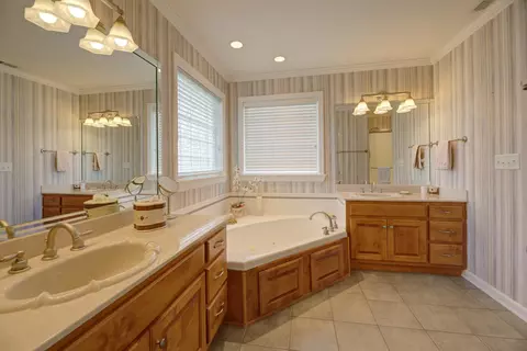 Bath - 599 Cardinal Rd, Ringgold, GA 30736 photo 1 of 4
