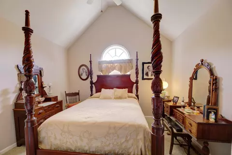Bedroom - 599 Cardinal Rd, Ringgold, GA 30736 photo 2 of 5
