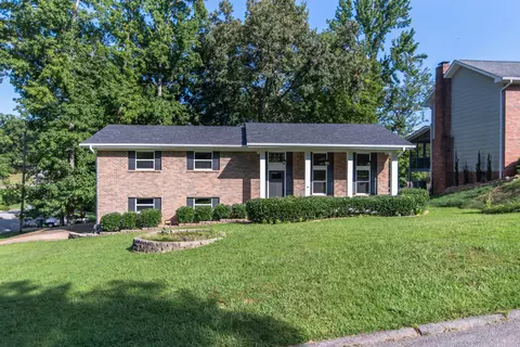 1634 Lakemont Dr, Hixson, TN 37343