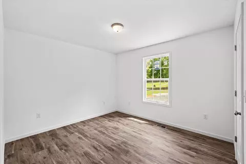 Bedroom - 664 Eber Rd SE, Dalton, GA 30720 photo 1 of 6