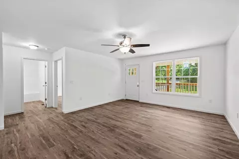 Living - 664 Eber Rd SE, Dalton, GA 30720 photo 4 of 6