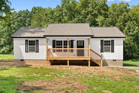 Exterior - 664 Eber Rd SE, Dalton, GA 30720 photo 3 of 11