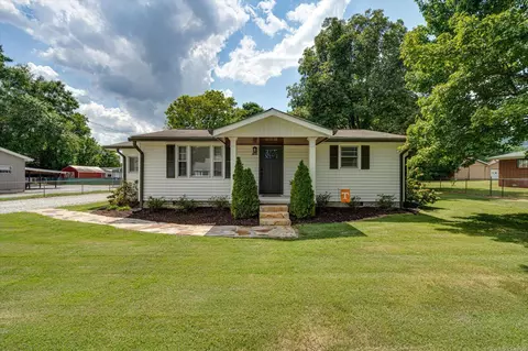 124 Morningside Dr, Soddy Daisy, TN 37379