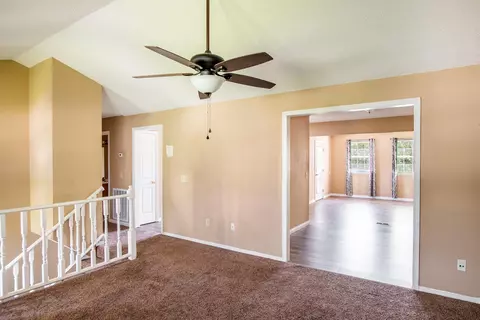 Living - 8208 Fallen Maple Dr, Chattanooga, TN 37421 photo 2 of 7