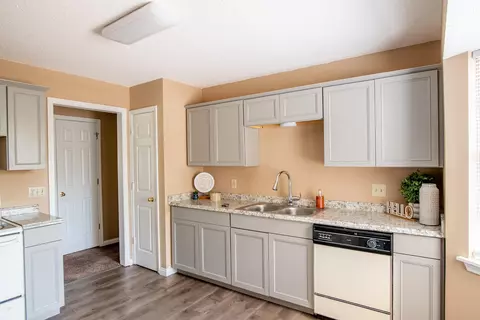 Kitchen - 8208 Fallen Maple Dr, Chattanooga, TN 37421 photo 1 of 3