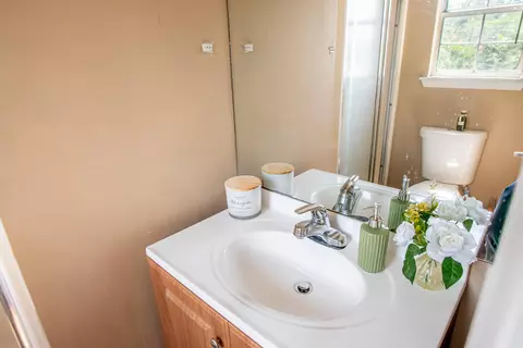 Bath - 8208 Fallen Maple Dr, Chattanooga, TN 37421 photo 1 of 3