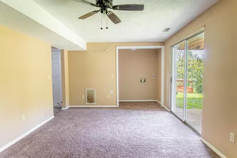 Living - 8208 Fallen Maple Dr, Chattanooga, TN 37421 photo 7 of 7