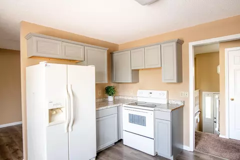 Kitchen - 8208 Fallen Maple Dr, Chattanooga, TN 37421 photo 2 of 3