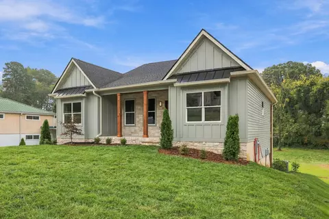 211 Alabama Ave, Rossville, GA 30741