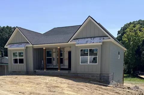 211 Alabama Ave, Rossville, GA 30741
