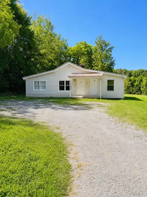 354 Poplar St, Soddy Daisy, TN 37379