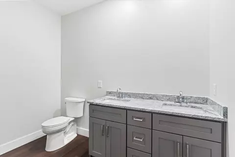 Bath - 2041 Ashley Lane Ln, Dalton, GA 30721 photo 1 of 4