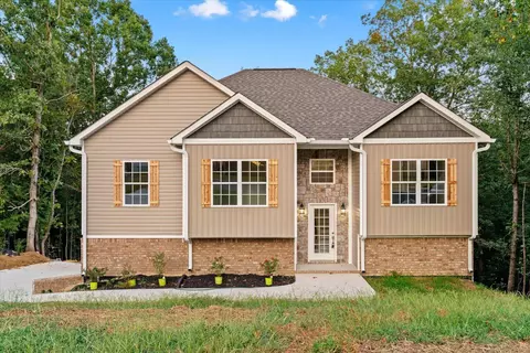 Exterior - 2041 Ashley Lane Ln, Dalton, GA 30721 photo 2 of 7