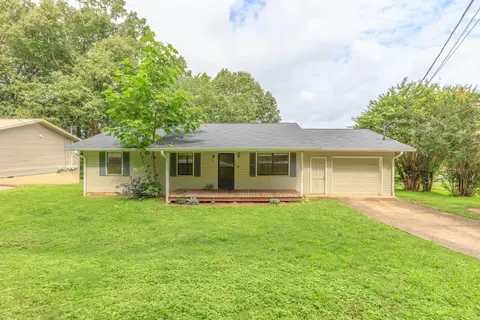403 Missionary Ave, Rossville, GA 30741