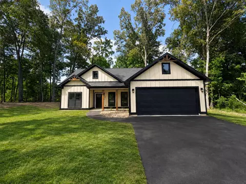 55 Tommy Ln, Rossville, GA 30741