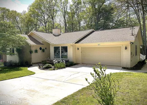 110 Friar Ln, Crossville, TN 38558