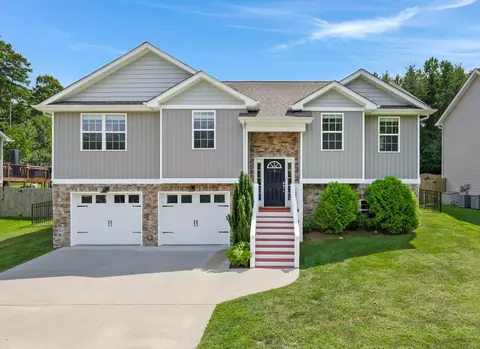 1758 Short Leaf Ln, Soddy Daisy, TN 37379
