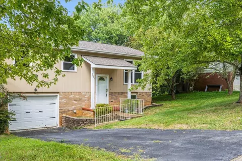 9005 Waconda Shore Dr, Chattanooga, TN 37416