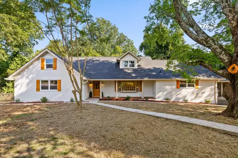 10 Terry St, Rossville, GA 30741