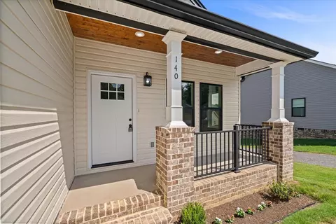 Exterior - 140 Washington St, Dalton, GA 30721 photo 3 of 5