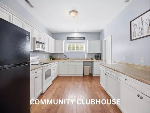 Kitchen - 140 Washington St, Dalton, GA 30721 photo 4 of 4