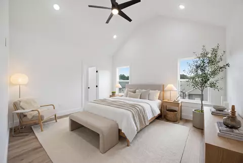 Bedroom - 140 Washington St, Dalton, GA 30721 photo 1 of 7
