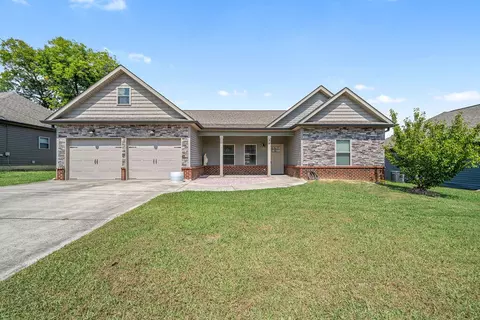 Exterior - 54 Franklin Cir, Fort Oglethorpe, GA 30742 photo 2 of 10