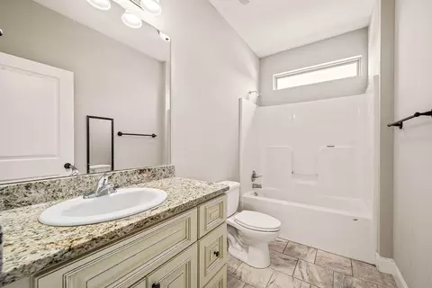 Bath - 54 Franklin Cir, Fort Oglethorpe, GA 30742 photo 3 of 3