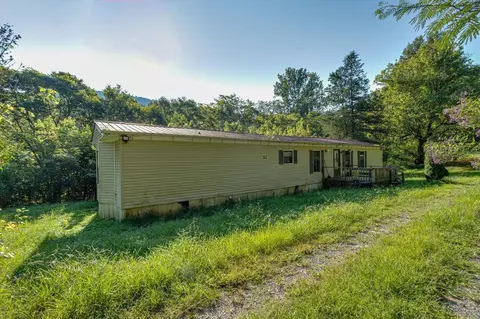 245 School Ln, South Pittsburg, TN 37380