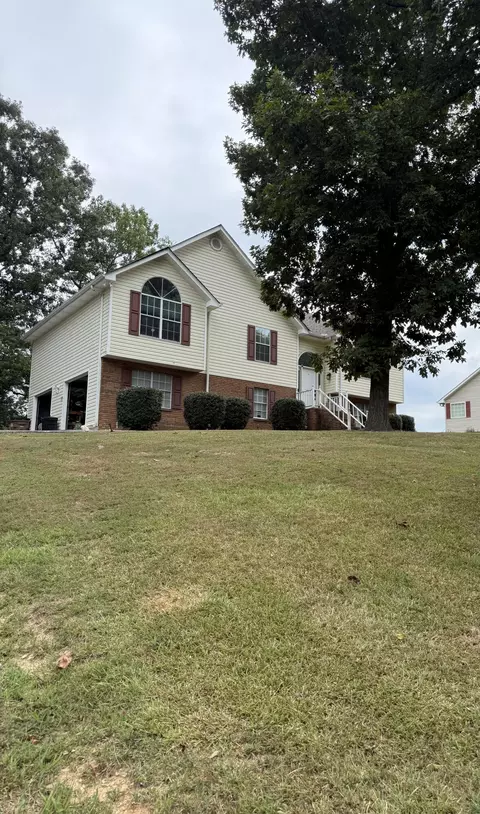 625 Mount View Dr, Tunnel Hill, GA 30755