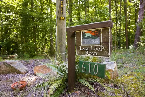 610 Lake Loop Rd, Menlo, GA 30731