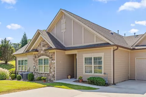 1770 Sedgefield Dr, Ooltewah, TN 37363