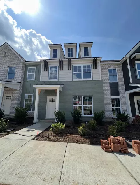 346 Twig Pvt Ct, Hendersonville, TN 37075