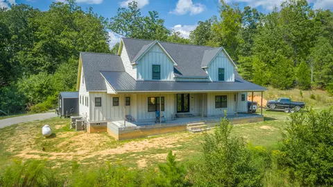 695 Van Davis Rd NW, Georgetown, TN 37336