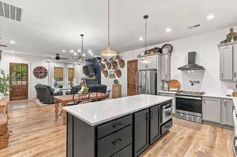 Kitchen - 10370 Tn-150, Sequatchie, TN 37374 photo 5 of 8