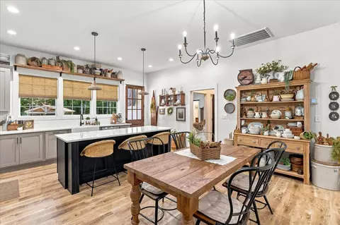 Kitchen - 10370 Tn-150, Sequatchie, TN 37374 photo 8 of 8