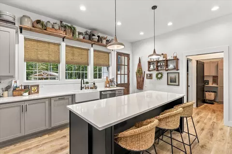 Kitchen - 10370 Tn-150, Sequatchie, TN 37374 photo 6 of 8