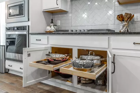 Kitchen - 7473 Tailgate Loop, Ooltewah, TN 37363 photo 4 of 9
