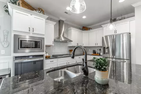 Kitchen - 7473 Tailgate Loop, Ooltewah, TN 37363 photo 3 of 9