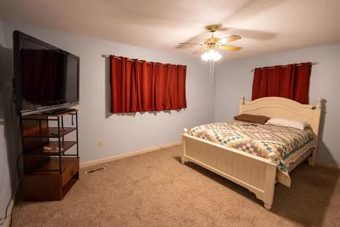 Bedroom - 822 Betsy Pack Dr, Jasper, TN 37347 photo 3 of 5