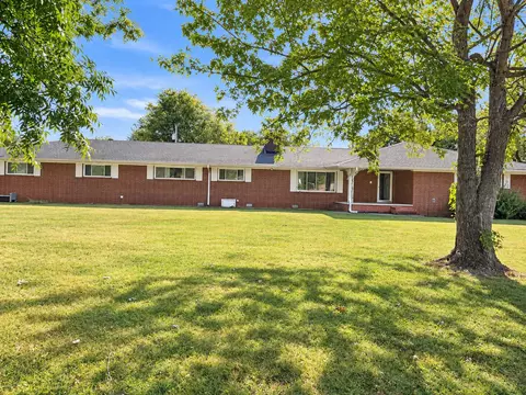 Exterior - 822 Betsy Pack Dr, Jasper, TN 37347 photo 2 of 8